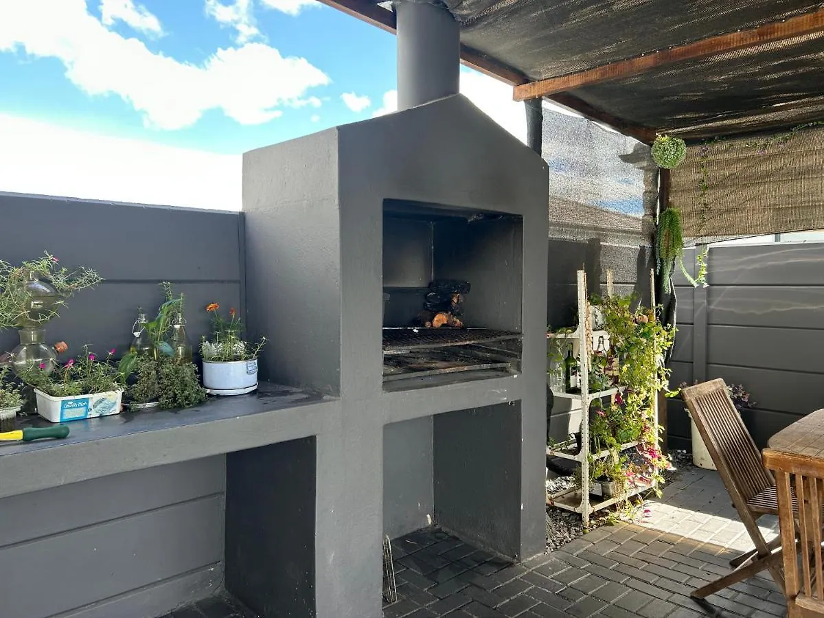 Cosy Family Home With Bbq Area And Stunning Patio Cape Town