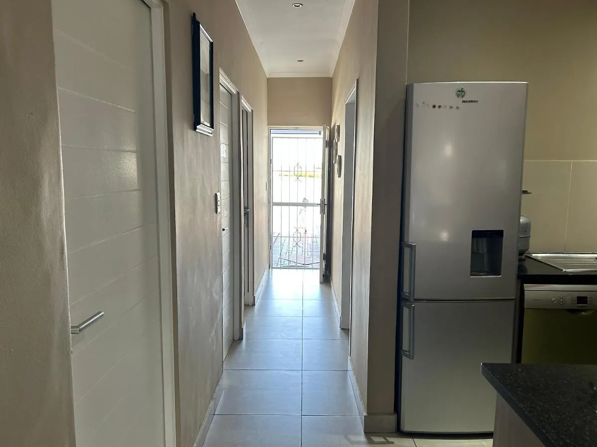 Villa Cosy Family Home With Bbq Area And Stunning Patio Cape Town