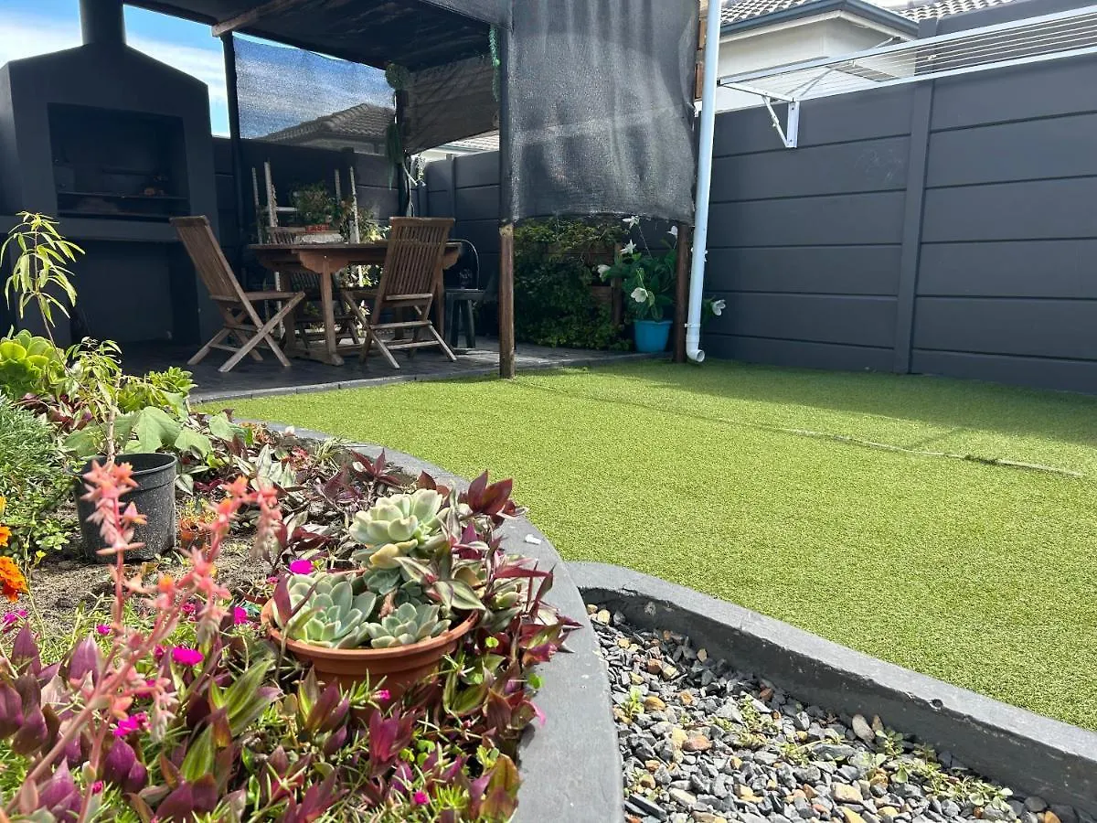 Cosy Family Home With Bbq Area And Stunning Patio Cape Town 0*,  South Africa